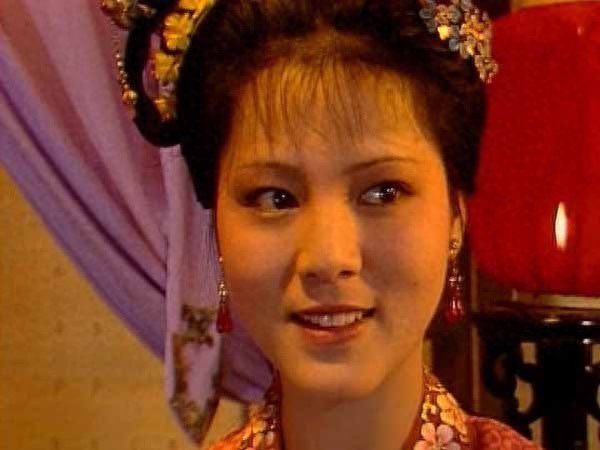 广信配资 盘点袭人给贾府做大丫鬟的好处